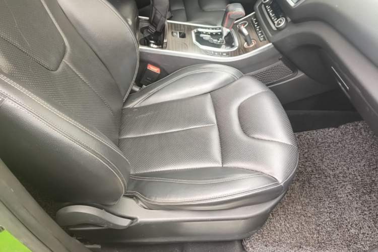 Used Land X7 2015 2.0T Panoramic Prestige Edition Right Front Seat