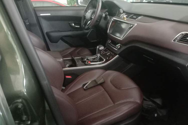 Used Land X7 2015 2.0T Panoramic Prestige Edition Right Front Seat