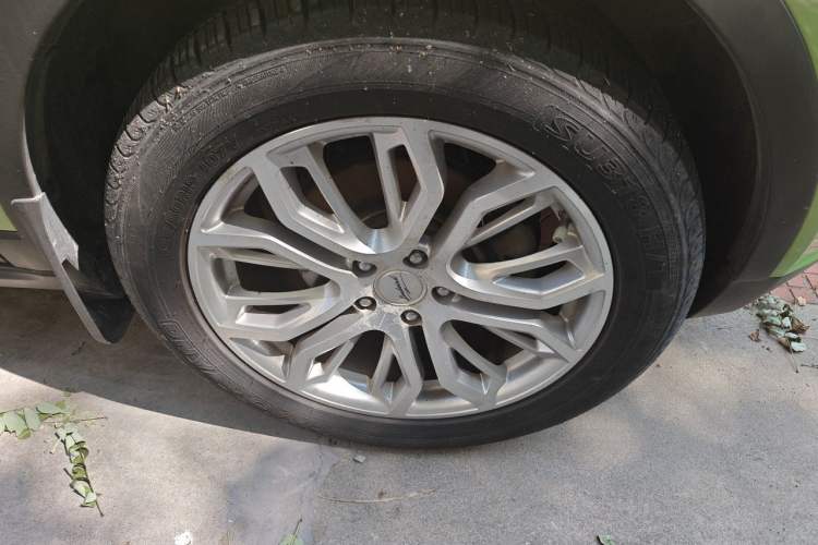 Used Land X7 2015 2.0T Panoramic Prestige Edition Right Front Wheel Hub
