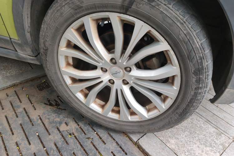 Used Land X7 2015 2.0T Panoramic Prestige Edition Right Front Wheel Hub