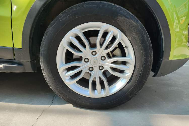 Used Land X7 2015 2.0T Panoramic Luxury Edition Right Front Wheel Hub