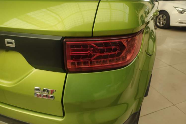 Used Land X7 2015 2.0T Panoramic Luxury Edition Right Rear Taillight