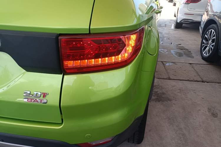 Used Land X7 2015 2.0T Panoramic Prestige Edition Right Rear Taillight