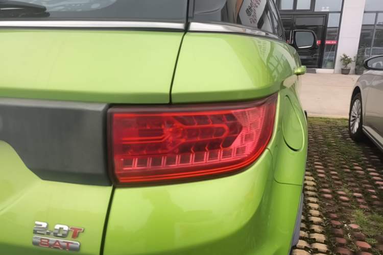 Used Land X7 2015 2.0T Panoramic Prestige Edition Right Rear Taillight
