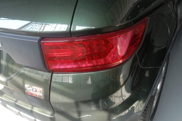 Used Land X7 2015 2.0T Panoramic Prestige Edition Right Rear Taillight