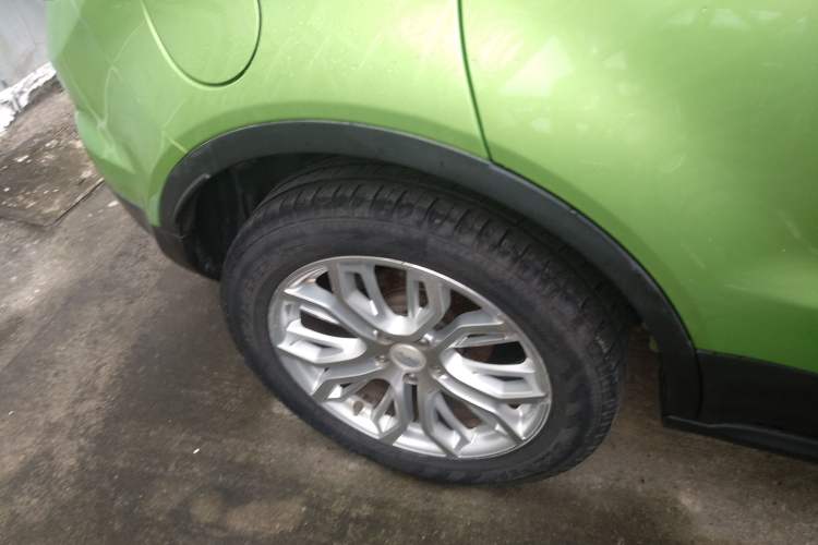 Used Land X7 2015 2.0T Panoramic Prestige Edition Right Rear Wheel Hub