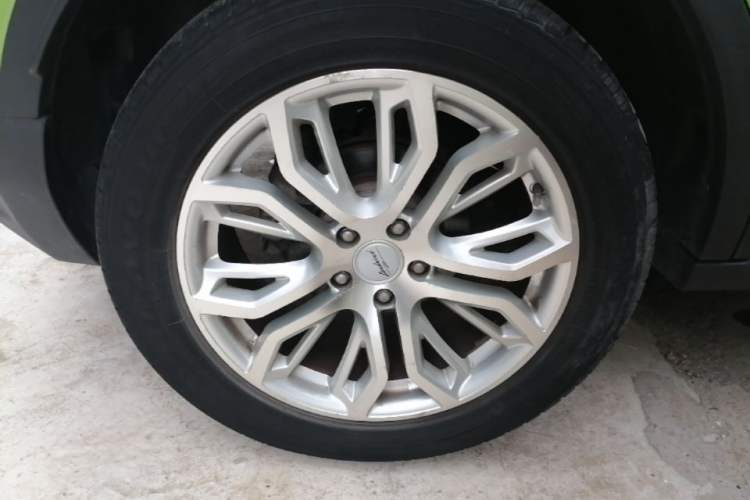 Used Land X7 2015 2.0T Panoramic Prestige Edition Right Rear Wheel Hub