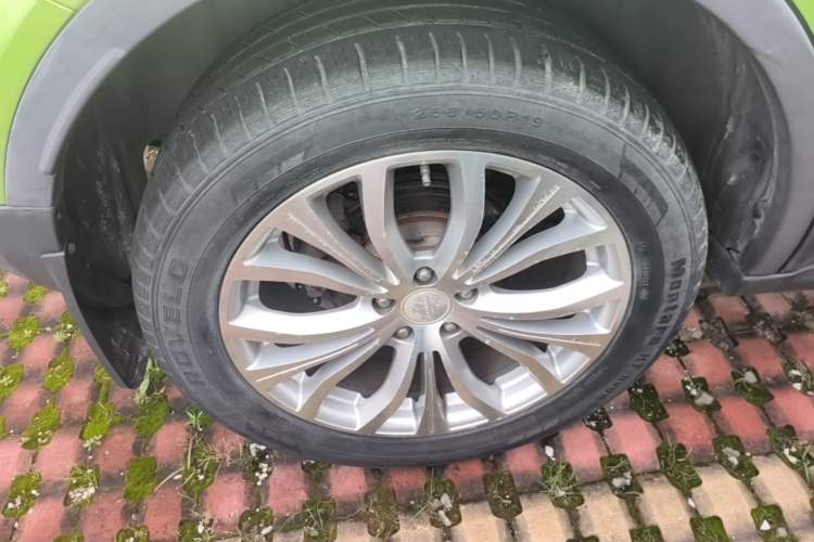 Used Land X7 2015 2.0T Panoramic Prestige Edition Right Rear Wheel Hub
