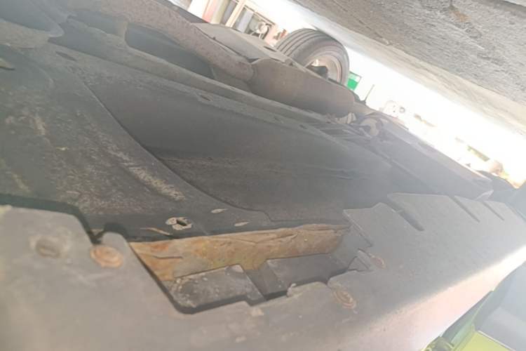 Used Land X7 2015 2.0T Panoramic Prestige Edition Right Side Sill