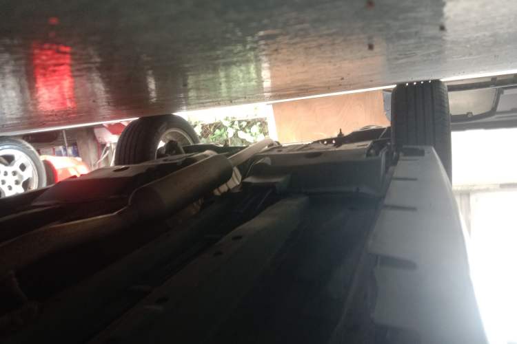Used Land X7 2015 2.0T Panoramic Prestige Edition Right Side Sill