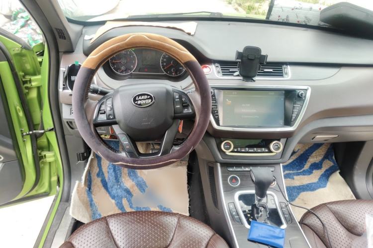 Used Land X7 2015 2.0T Panoramic Luxury Edition Steering Wheel