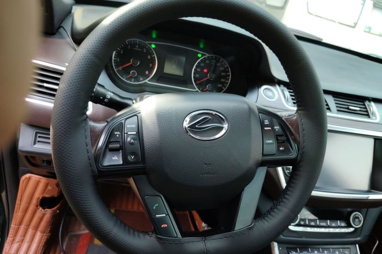 Used Land X7 2015 2.0T Panoramic Prestige Edition Steering Wheel