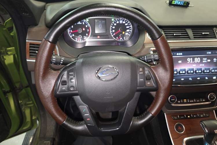 Used Land X7 2015 2.0T Panoramic Prestige Edition Steering Wheel