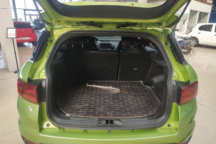 Used Land X7 2015 2.0T Panoramic Luxury Edition Trunk