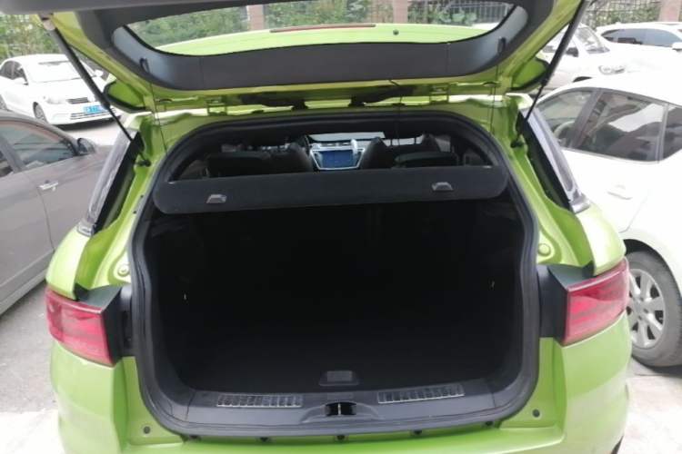 Used Land X7 2015 2.0T Panoramic Prestige Edition Trunk