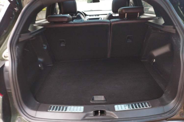 Used Land X7 2015 2.0T Panoramic Prestige Edition Trunk