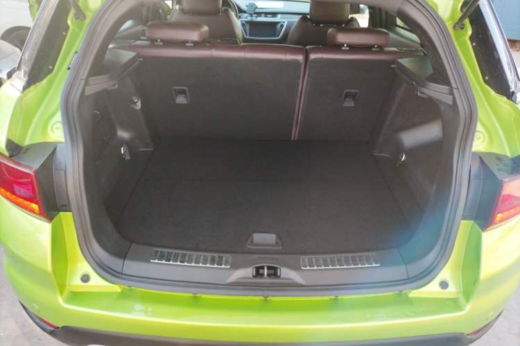 Used Land X7 2015 2.0T Panoramic Prestige Edition Trunk