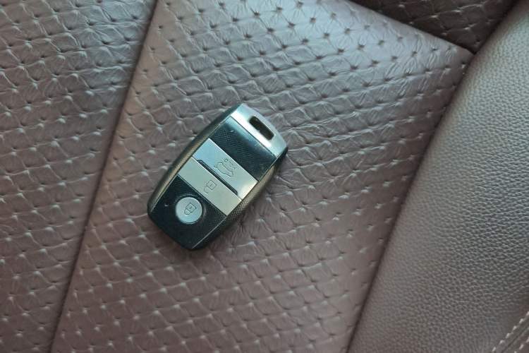 Used Land X7 2015 2.0T Panoramic Prestige Edition Vehicle Key
