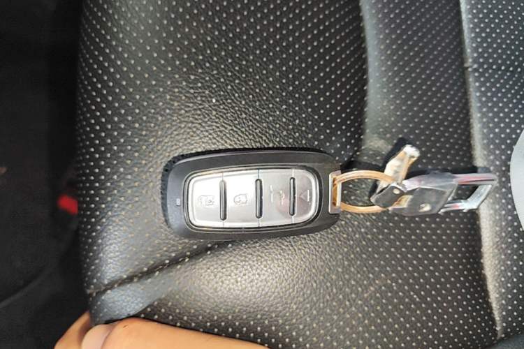 Used Land X7 2015 2.0T Panoramic Prestige Edition Vehicle Key