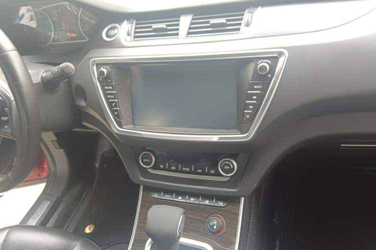 Used Land X7 2015 2.0T Panoramic Flagship Edition Audio And AC Panel