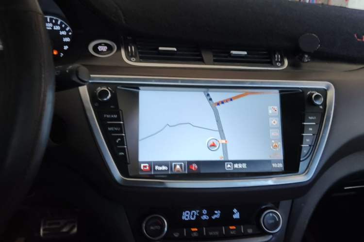Used Land X7 2015 2.0T Panoramic Prestige Edition Audio And AC Panel