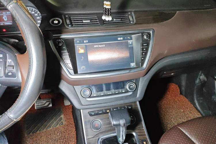 Used Land X7 2015 2.0T Panoramic Prestige Edition Audio And AC Panel