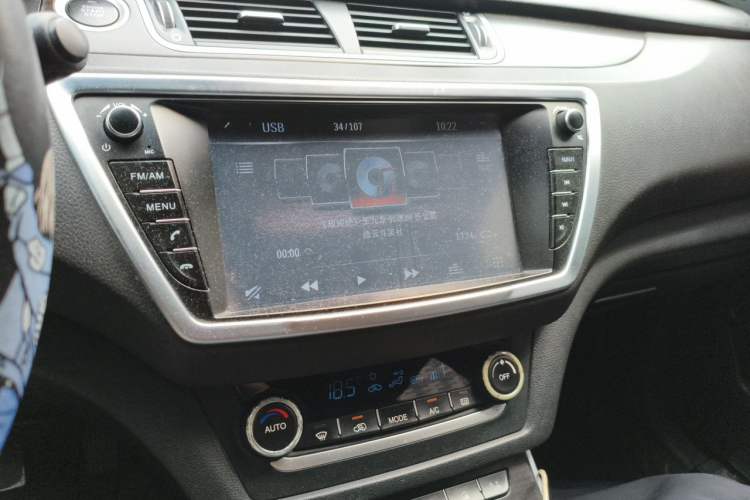 Used Land X7 2015 2.0T Panoramic Flagship Edition Audio And AC Panel