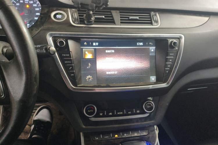 Used Land X7 2015 2.0T Panoramic Flagship Edition Audio And AC Panel