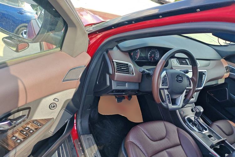 Used Land X7 2015 2.0T Panoramic Luxury Edition Driver Seat