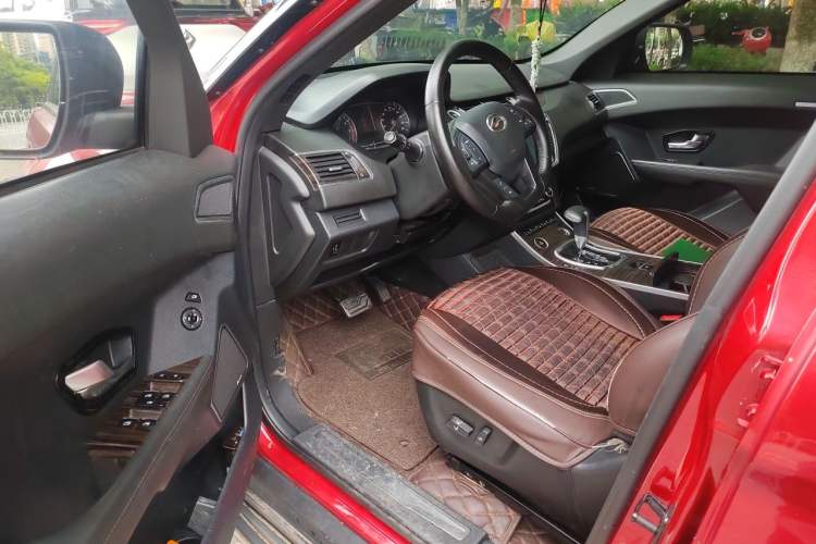 Used Land X7 2015 2.0T Panoramic Prestige Edition Driver Seat