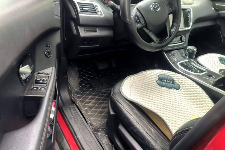 Used Land X7 2015 2.0T Panoramic Luxury Edition Driver Seat