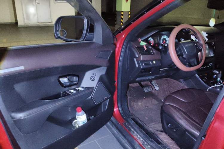 Used Land X7 2015 2.0T Panoramic Prestige Edition Driver Seat