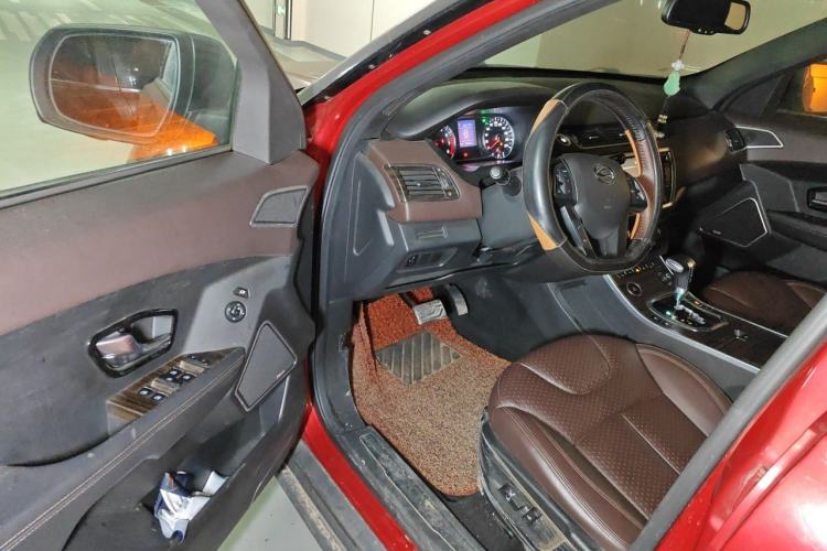 Used Land X7 2015 2.0T Panoramic Prestige Edition Driver Seat