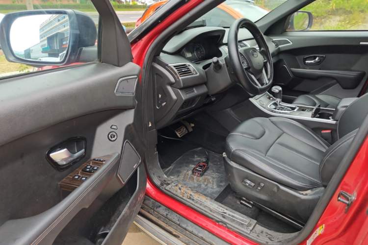 Used Land X7 2015 2.0T Panoramic Prestige Edition Driver Seat