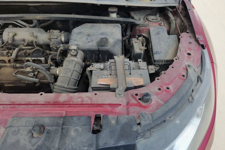 Used Land X7 2015 2.0T Panoramic Prestige Edition Engine Bay Left