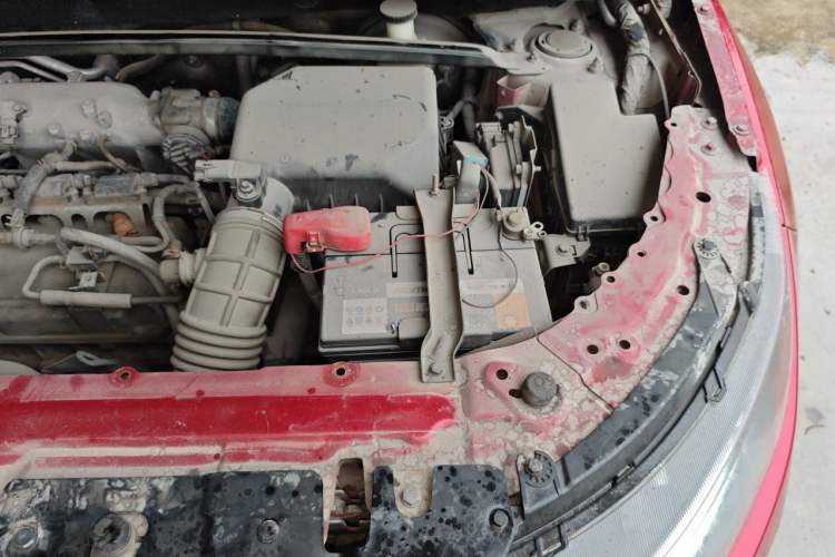 Used Land X7 2015 2.0T Panoramic Prestige Edition Engine Bay Left
