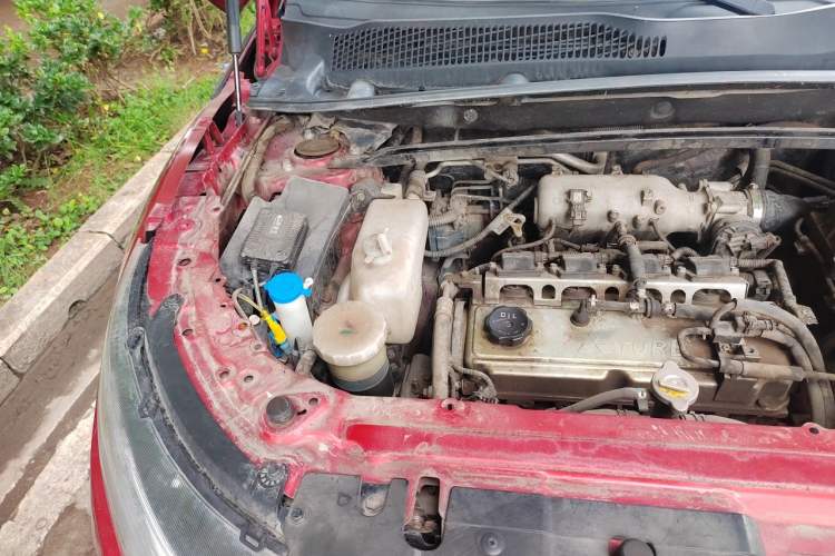Used Land X7 2015 2.0T Panoramic Prestige Edition Engine Bay Right