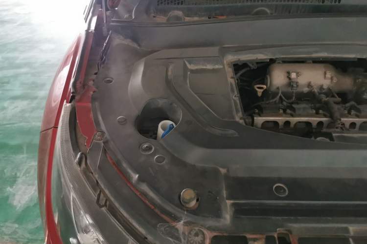 Used Land X7 2015 2.0T Panoramic Prestige Edition Engine Bay Right