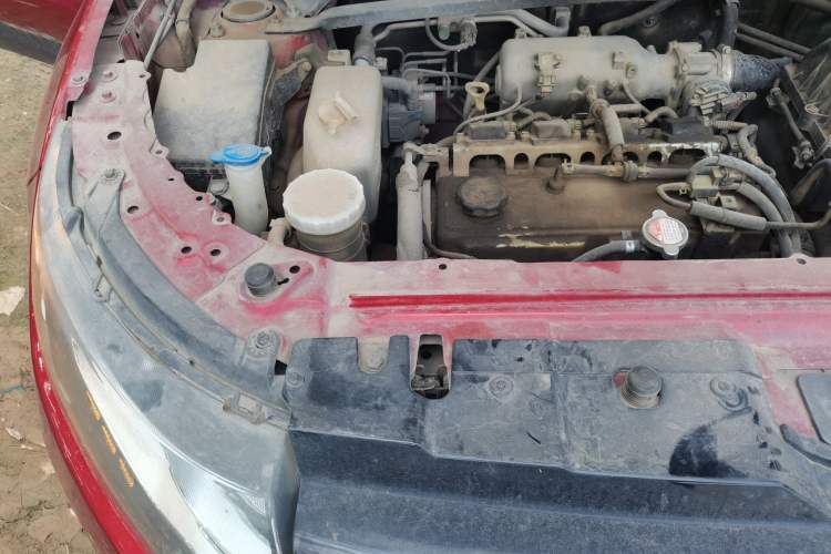 Used Land X7 2015 2.0T Panoramic Prestige Edition Engine Bay Right