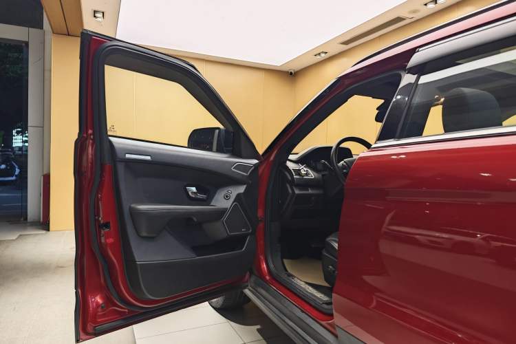 Used Land X7 2015 2.0T Panoramic Flagship Edition Exterior 6