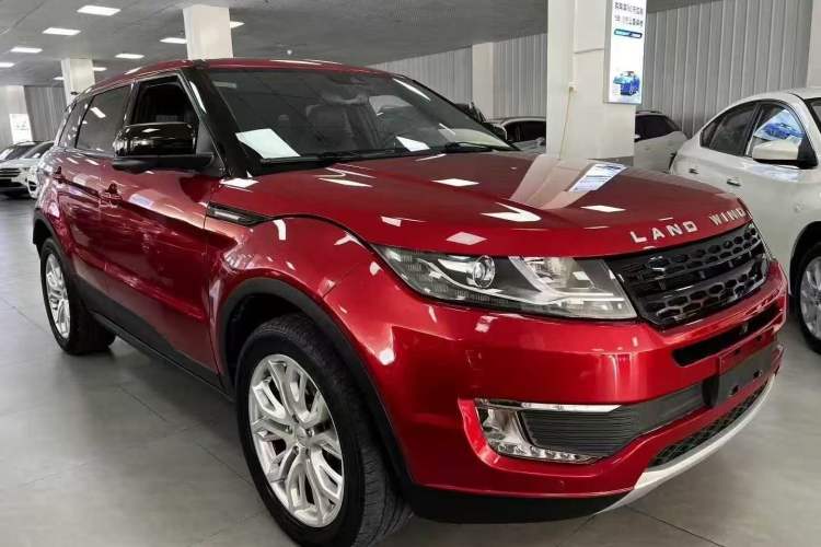 Used Land X7 2015 2.0T Panoramic Prestige Edition Front Right 45 Deg