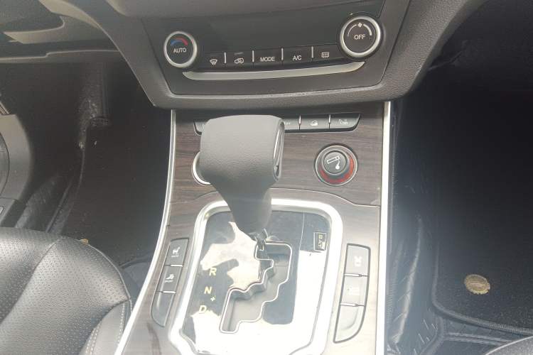 Used Land X7 2015 2.0T Panoramic Flagship Edition Gear Lever