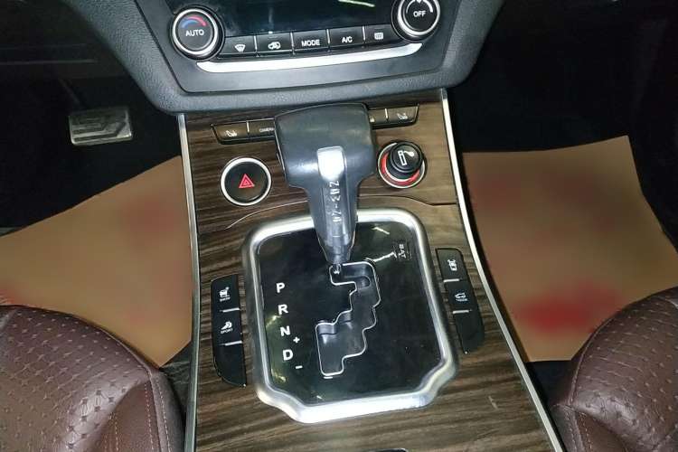 Used Land X7 2015 2.0T Panoramic Flagship Edition Gear Lever