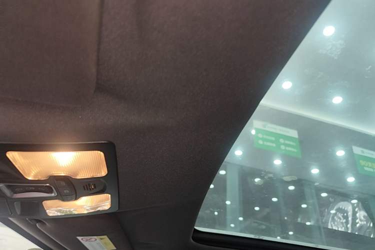 Used Land X7 2015 2.0T Panoramic Flagship Edition Headliner