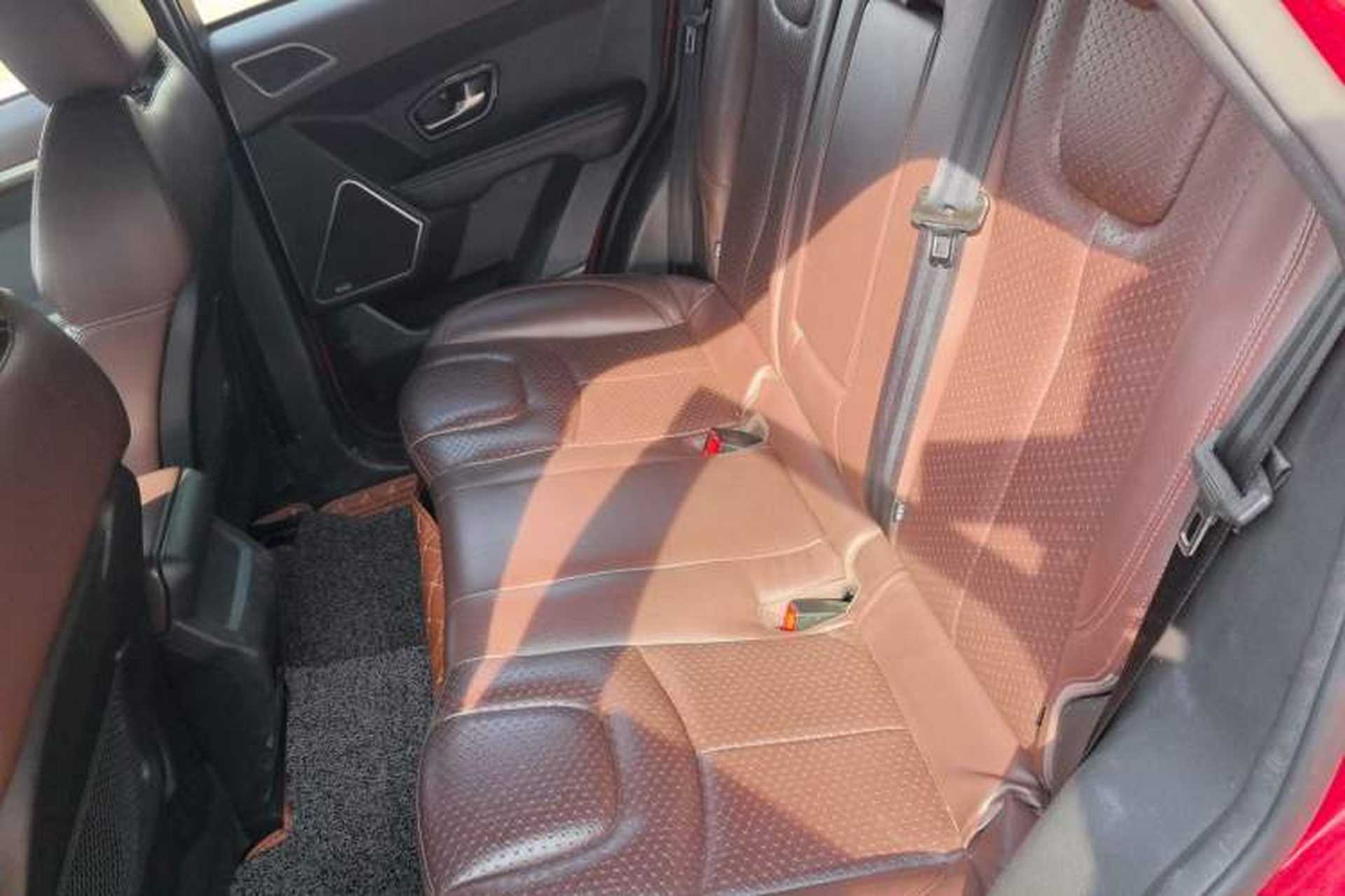 Used Land X7 2015 2.0T Panoramic Prestige Edition Interior 1