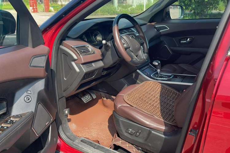Used Land X7 2015 2.0T Panoramic Prestige Edition Interior 2
