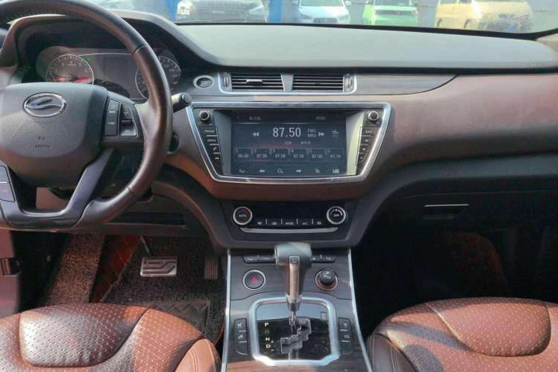 Used Land X7 2015 2.0T Panoramic Prestige Edition Interior 3
