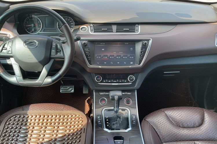 Used Land X7 2015 2.0T Panoramic Prestige Edition Interior 3