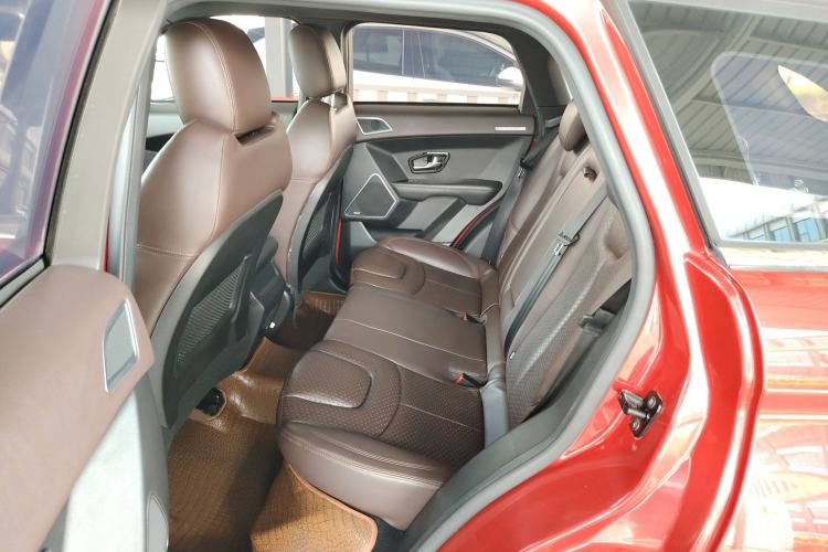 Used Land X7 2015 2.0T Panoramic Prestige Edition Interior 4