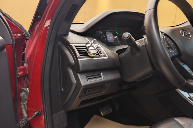 Used Land X7 2015 2.0T Panoramic Flagship Edition Interior 9